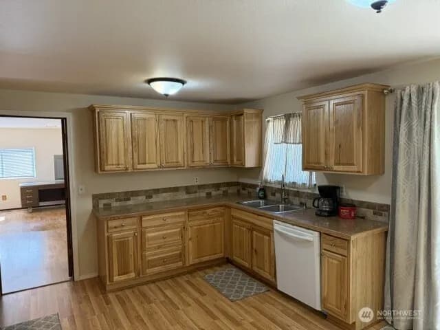 Property photo for 16106 14th Avenue E, Tacoma photo 18