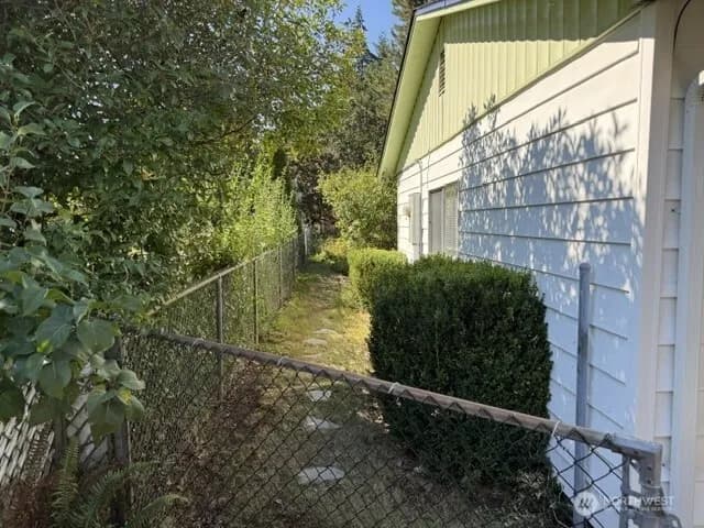 Property photo for 16106 14th Avenue E, Tacoma photo 29