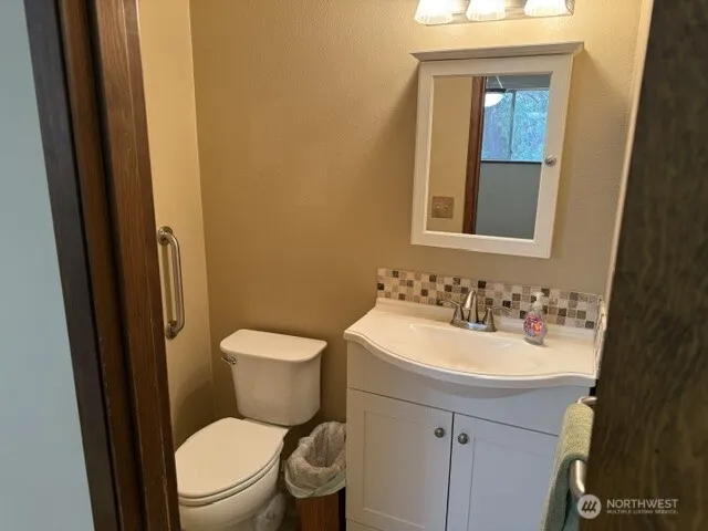 Property photo for 16106 14th Avenue E, Tacoma photo 11