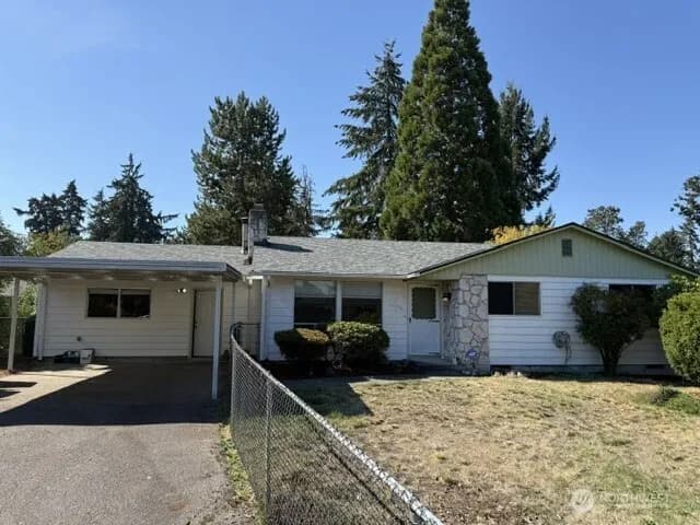 Property photo for 16106 14th Avenue E, Tacoma photo 3
