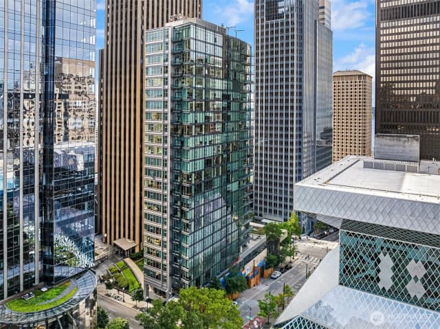 Property photo for 909 5th Avenue #502, Seattle