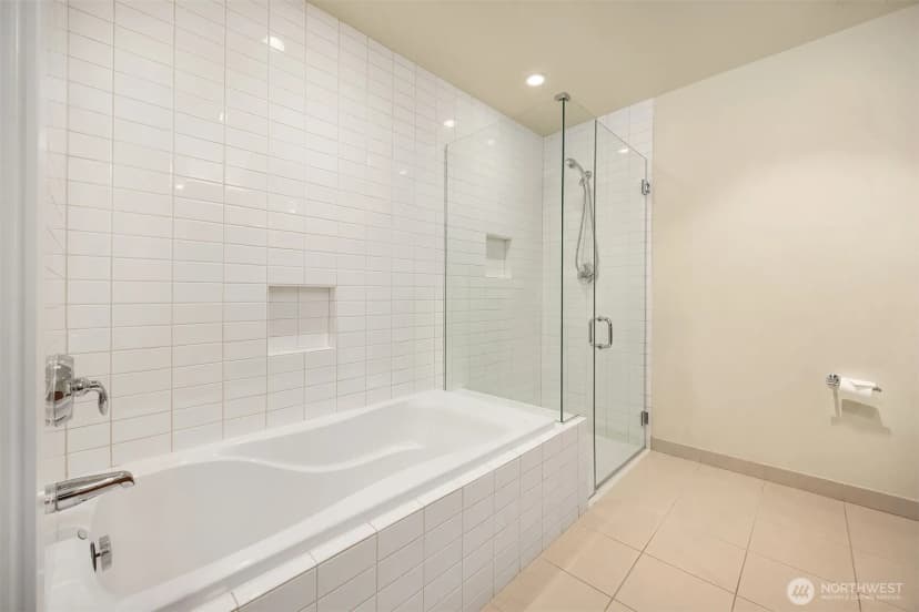Property photo for 909 5th Avenue #502, Seattle photo 18