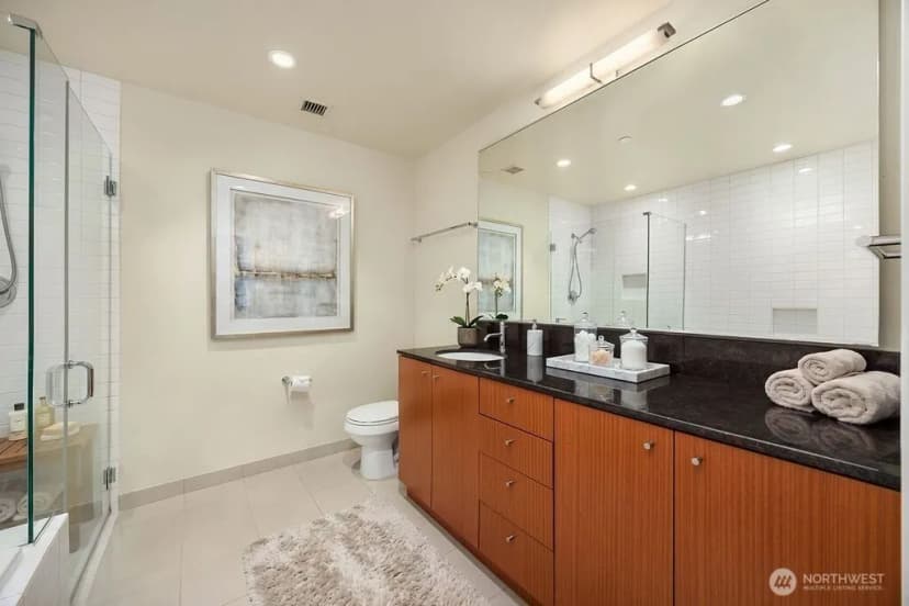 Property photo for 909 5th Avenue #502, Seattle photo 6