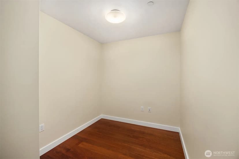 Property photo for 909 5th Avenue #502, Seattle photo 20