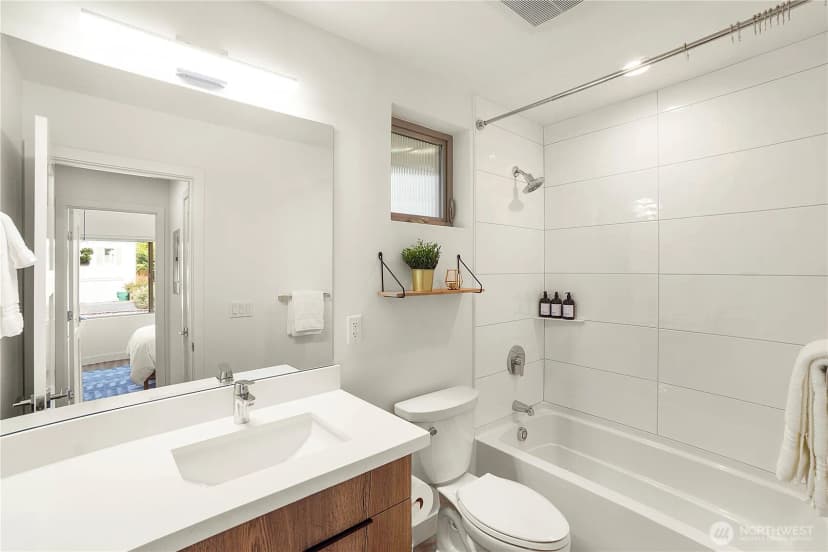 Property photo for 939 Nw 56th Street #b, Seattle photo 8