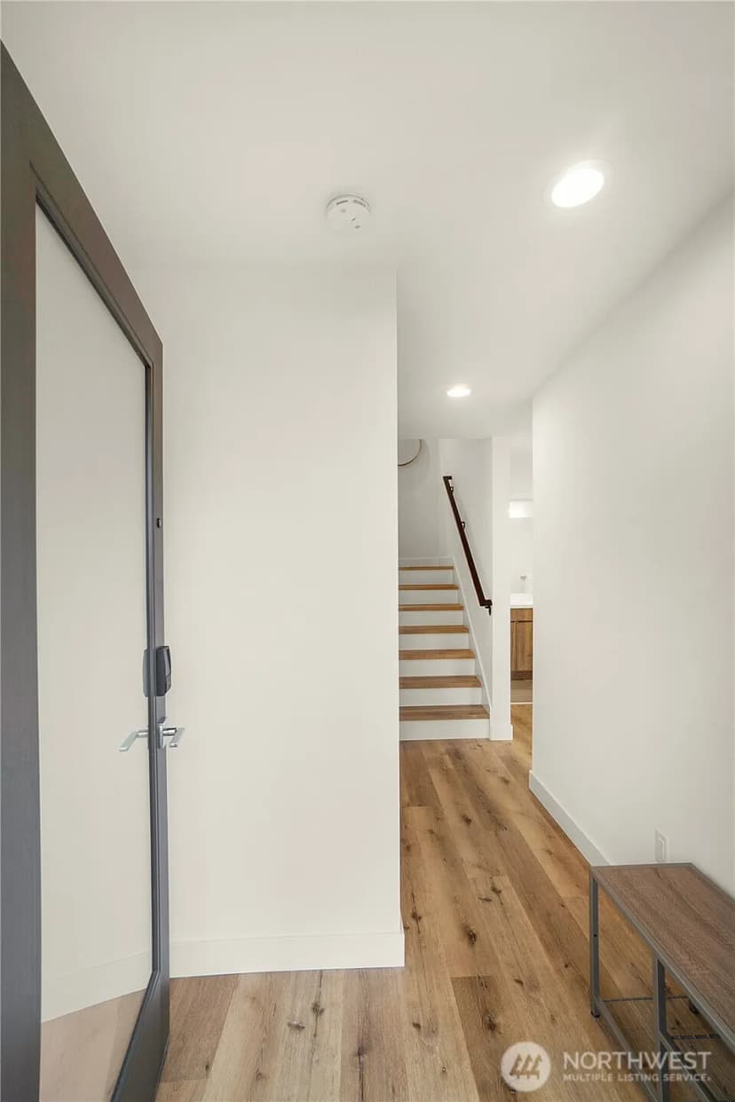 Property photo for 939 Nw 56th Street #b, Seattle photo 4