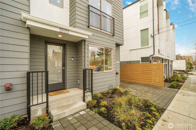 Property photo for 939 Nw 56th Street #b, Seattle photo 3