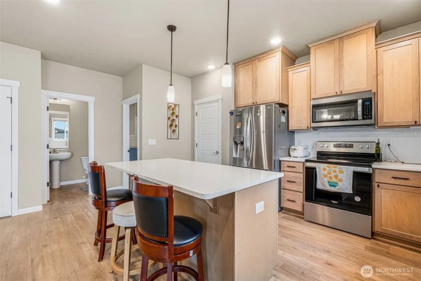 Property photo for 707 I St Ne, Quincy photo 11