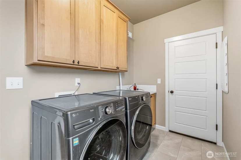 Property photo for 707 I St Ne, Quincy photo 29