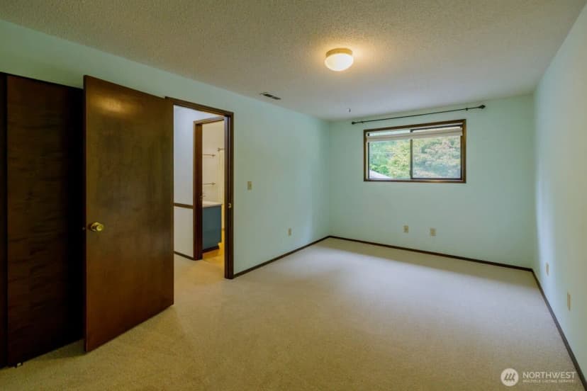Property photo for 1330 11th Court Sw, Olympia photo 27