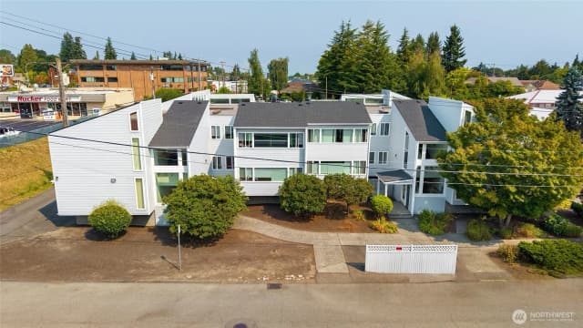 Property photo for 4230 Hoyt Avenue, Everett photo 2