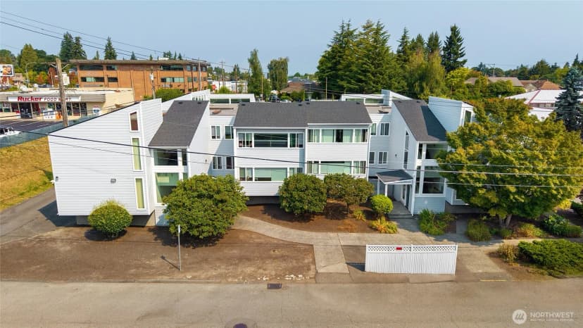 Property photo for 4230 Hoyt Avenue, Everett photo 2