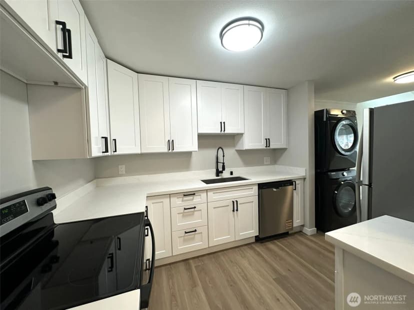 Property photo for 4230 Hoyt Avenue, Everett photo 14