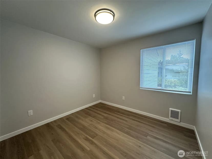 Property photo for 4230 Hoyt Avenue, Everett photo 16