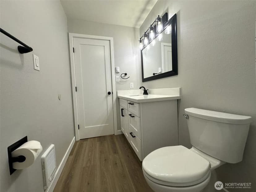 Property photo for 4230 Hoyt Avenue, Everett photo 18
