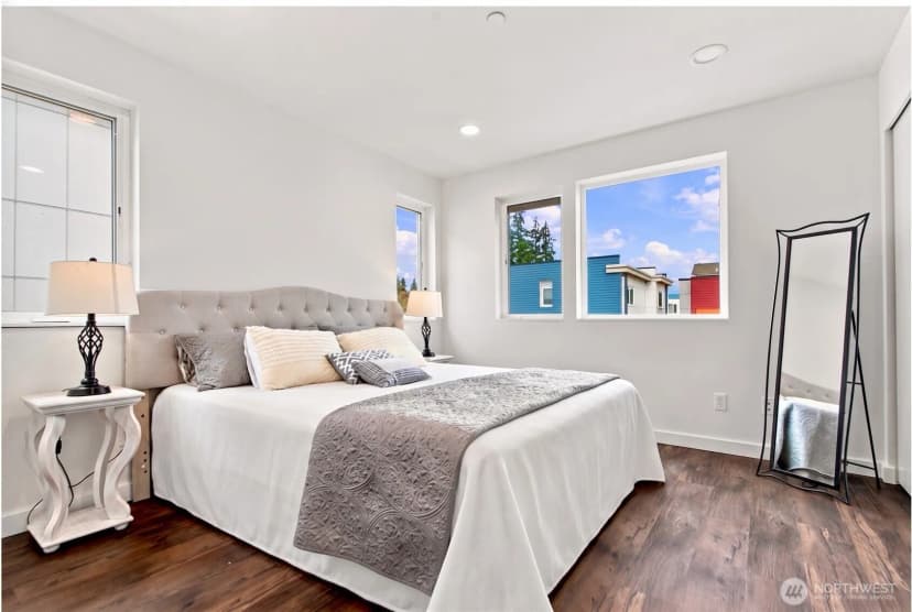 Property photo for 12516 15th Avenue Ne #a, Seattle photo 8