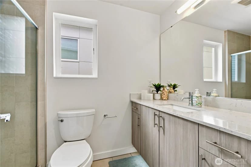 Property photo for 12516 15th Avenue Ne #a, Seattle photo 10