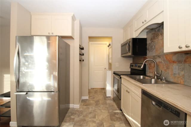 Property photo for 4804 - 4806 S 252nd Place, Kent photo 5