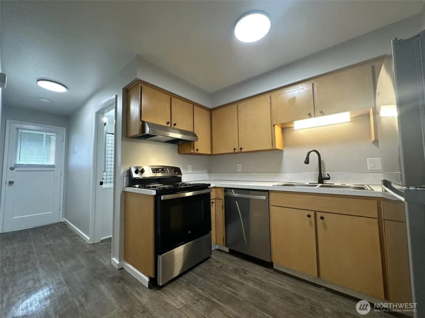 Property photo for 2501 Rucker Avenue, Everett photo 16