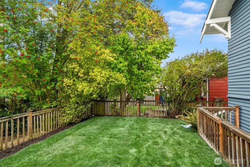 Property photo for 311 N 47th Street, Seattle photo 37