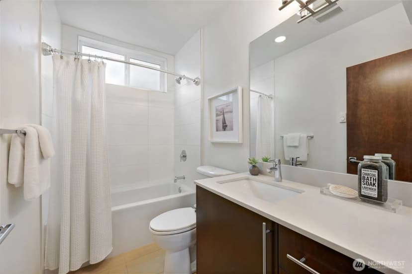 Property photo for 3022 4th Avenue W, Seattle photo 27