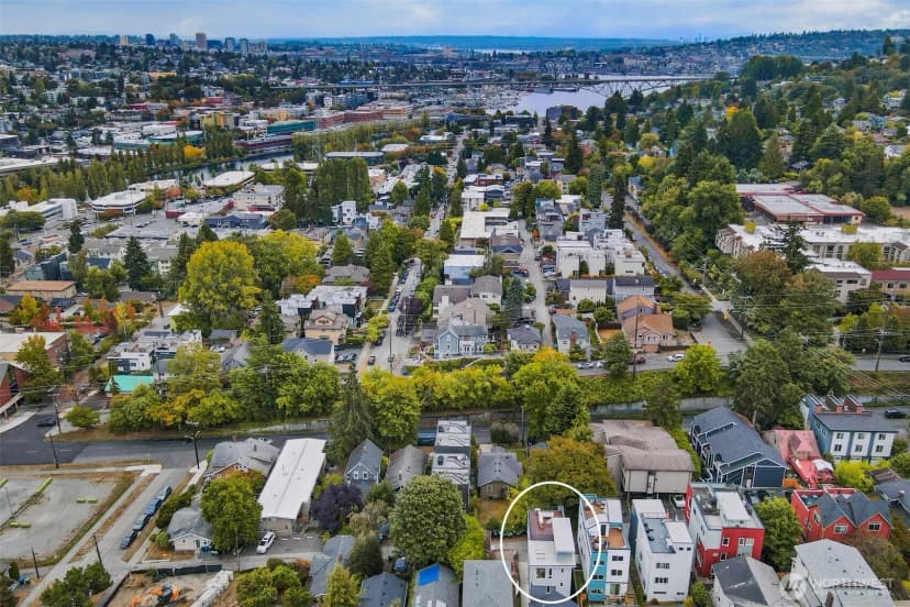 Property photo for 3022 4th Avenue W, Seattle photo 38