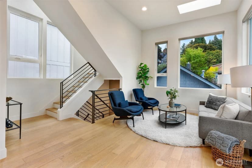 Property photo for 3022 4th Avenue W, Seattle photo 6