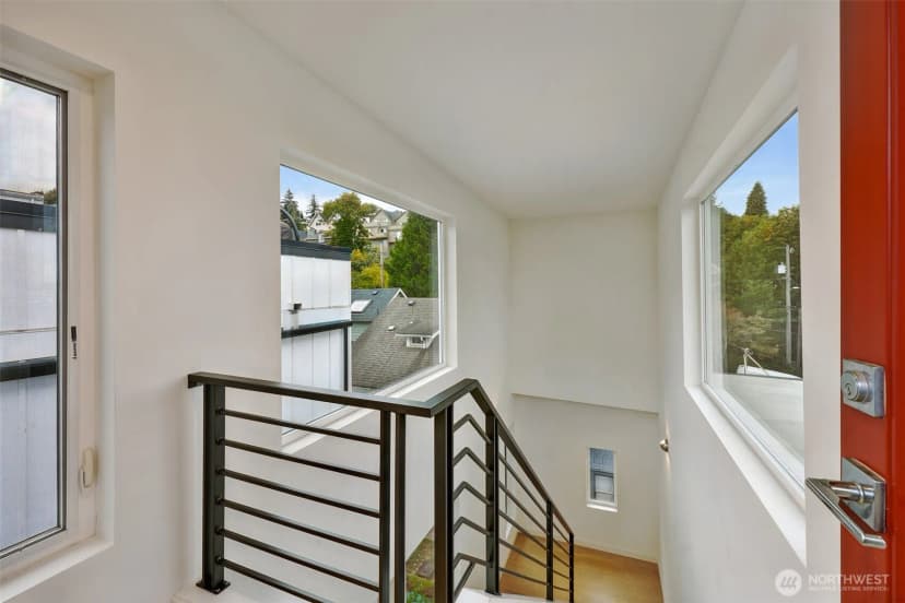 Property photo for 3022 4th Avenue W, Seattle photo 29