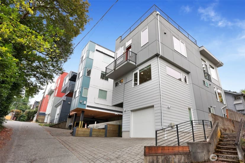 Property photo for 3022 4th Avenue W, Seattle photo 36
