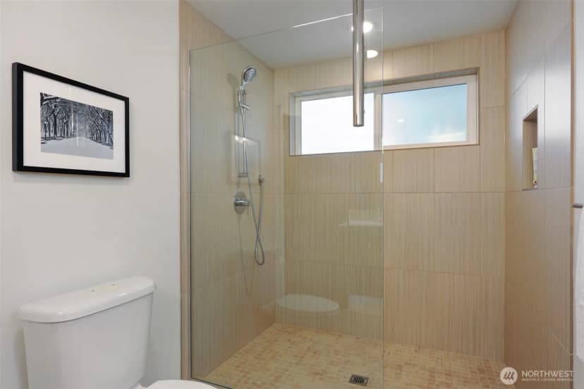Property photo for 3022 4th Avenue W, Seattle photo 20