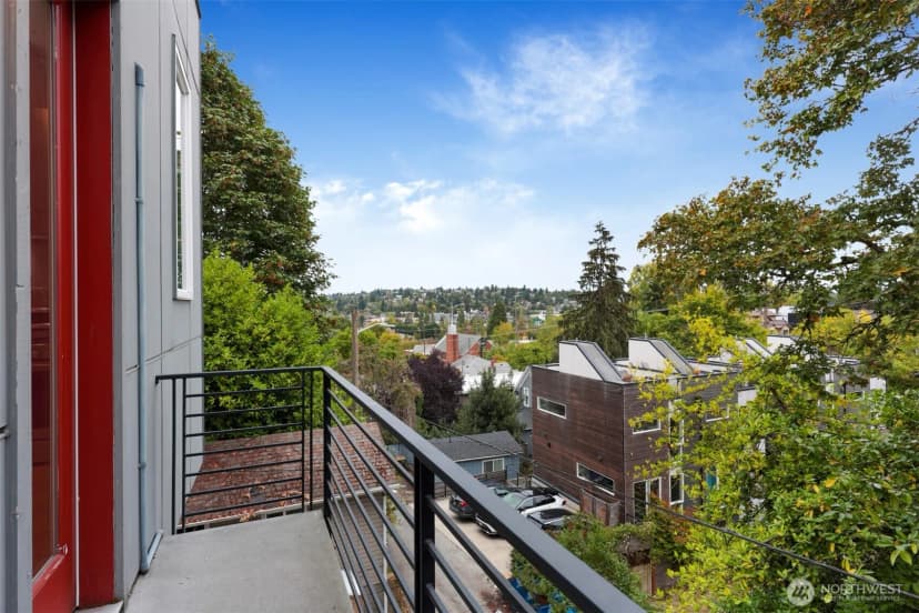 Property photo for 3022 4th Avenue W, Seattle photo 15
