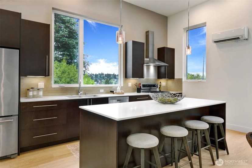 Property photo for 3022 4th Avenue W, Seattle photo 13