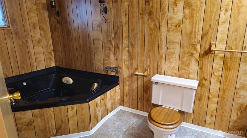 Property photo for 22430 Cedarview Drive E, Bonney Lake photo 12