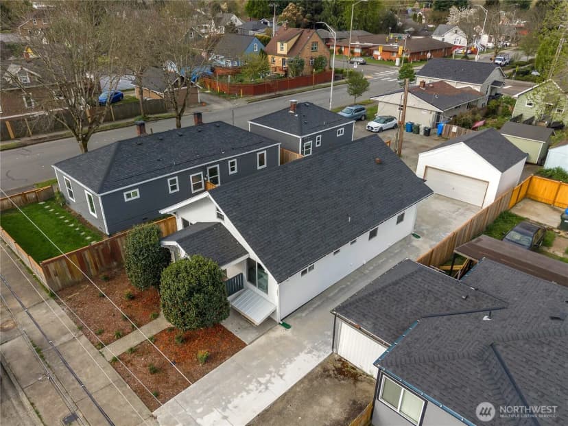 Property photo for 305 Meadow Avenue N, Renton photo 6