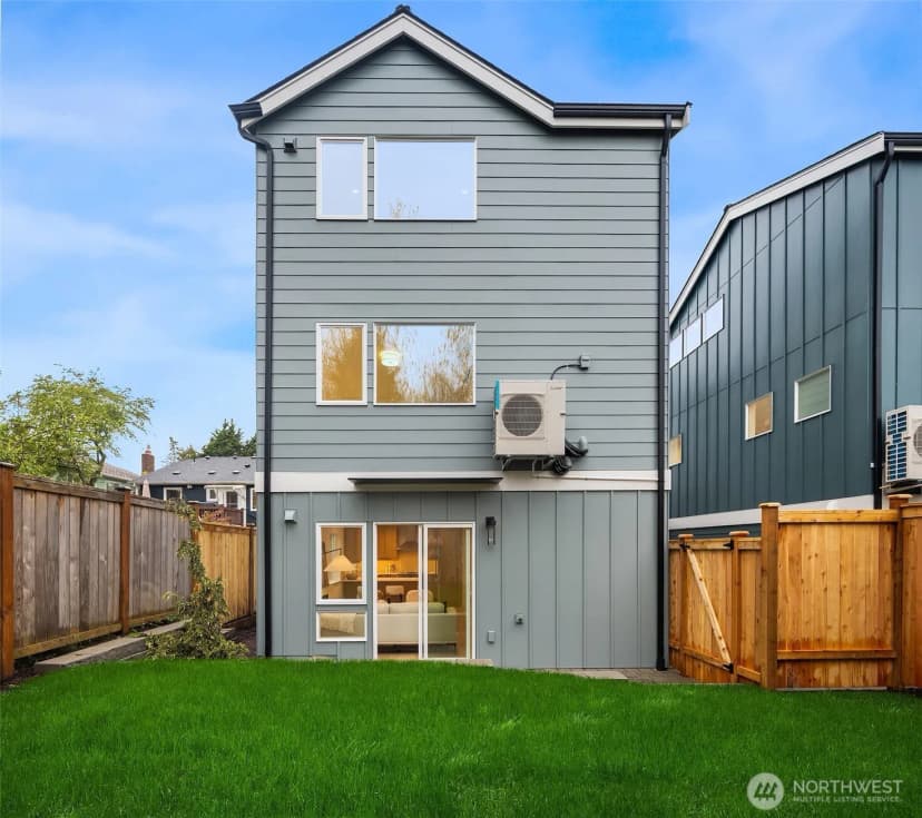 Property photo for 533 N 70th Street, Seattle photo 29