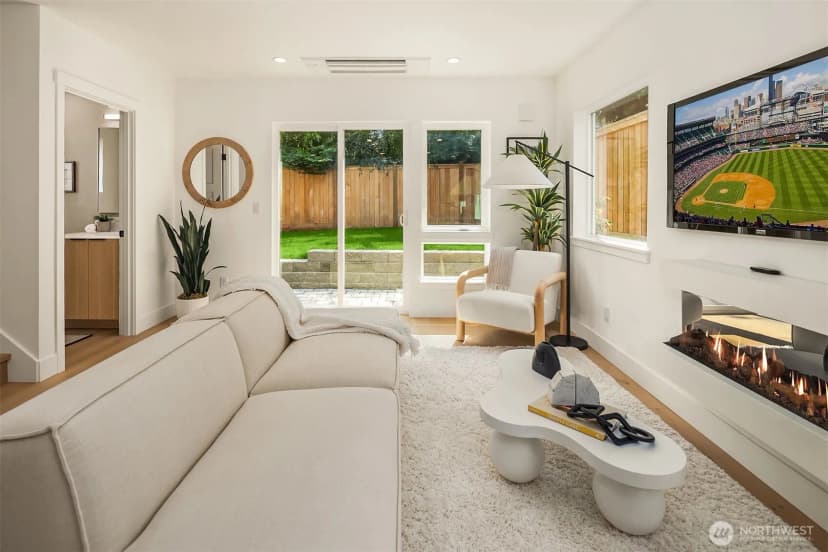 Property photo for 533 N 70th Street, Seattle photo 5