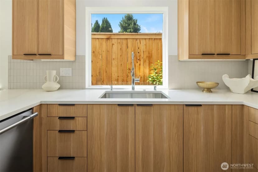 Property photo for 533 N 70th Street, Seattle photo 16