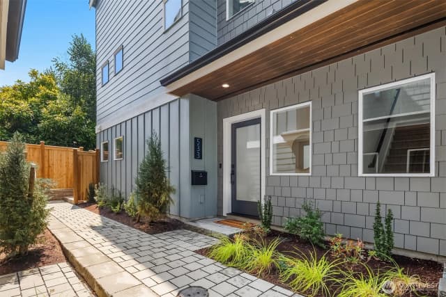 Property photo for 533 N 70th Street, Seattle