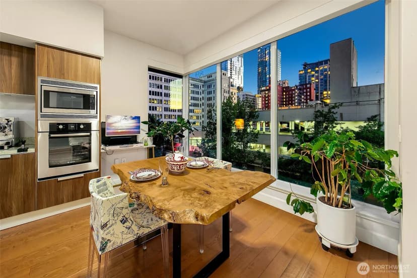 Property photo for 1920 4th Avenue #502, Seattle photo 5