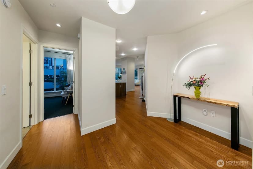 Property photo for 1920 4th Avenue #502, Seattle photo 11