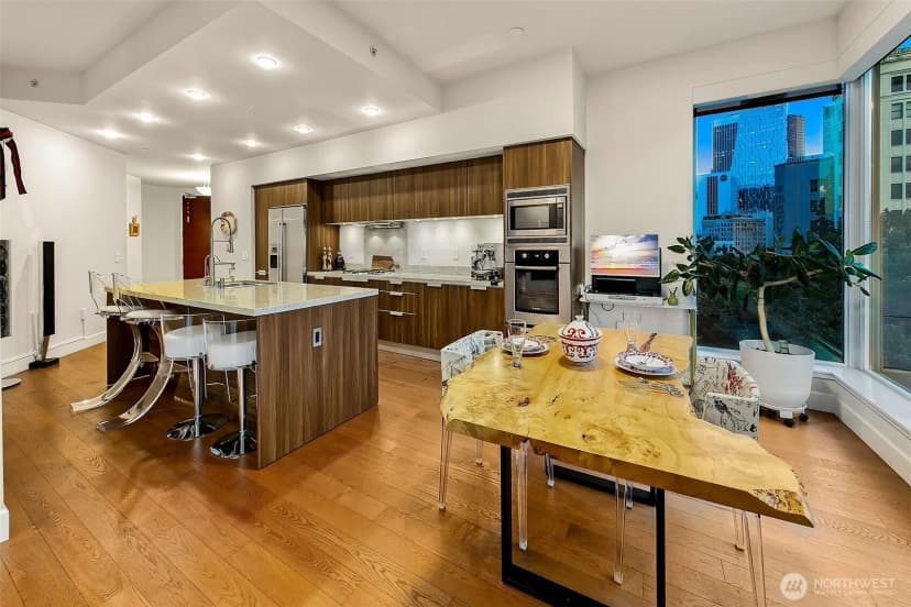 Property photo for 1920 4th Avenue #502, Seattle photo 4