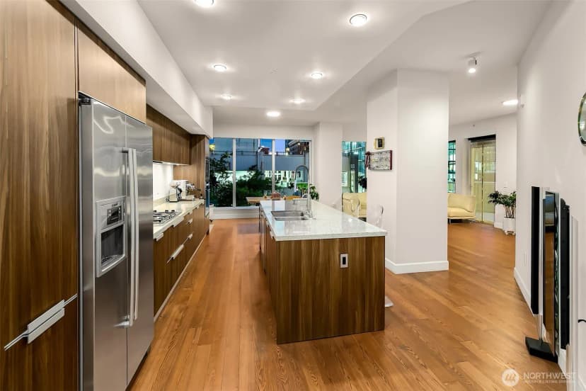 Property photo for 1920 4th Avenue #502, Seattle photo 12