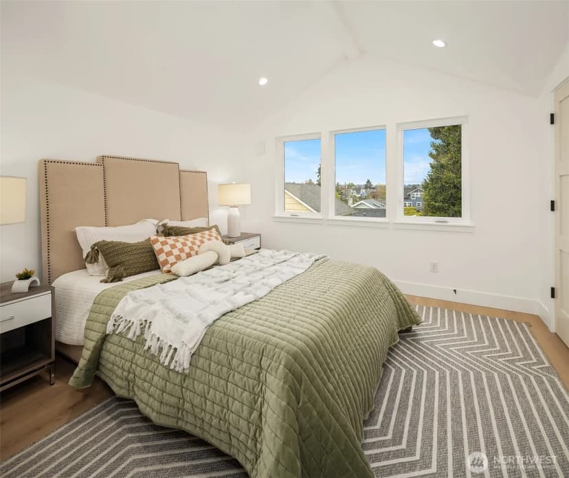 Property photo for 533 B N 70th Street, Seattle photo 12