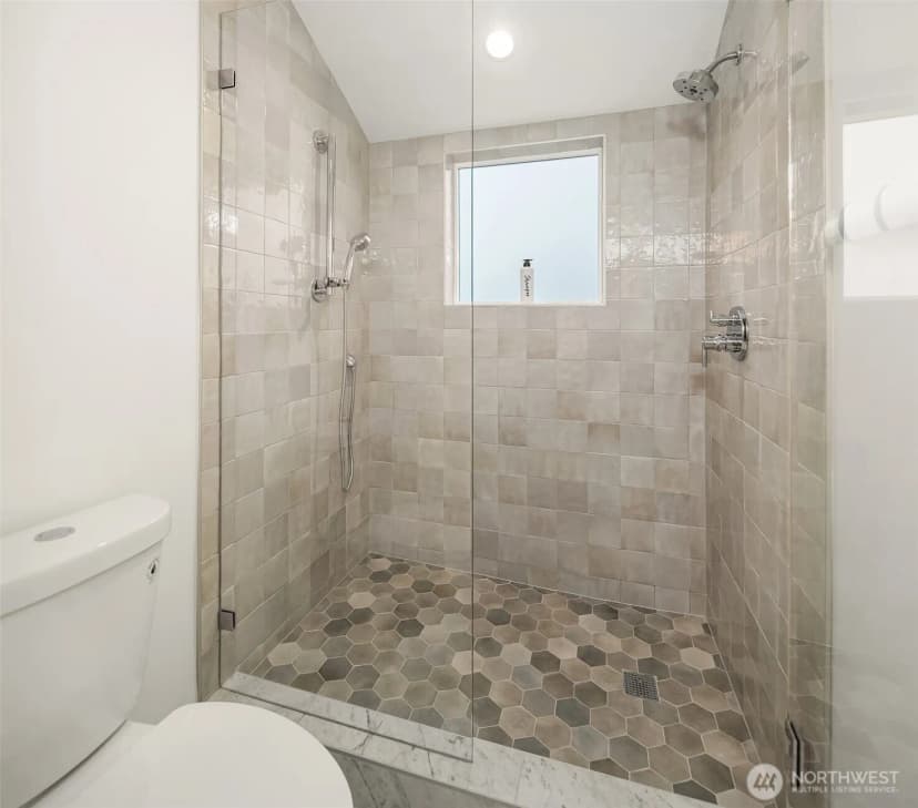 Property photo for 533 B N 70th Street, Seattle photo 14