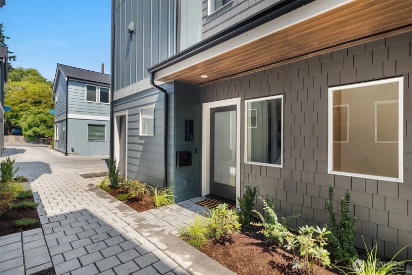 Property photo for 533 B N 70th Street, Seattle photo 15