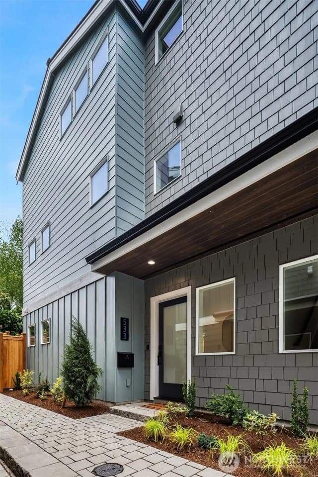 Property photo for 533 B N 70th Street, Seattle