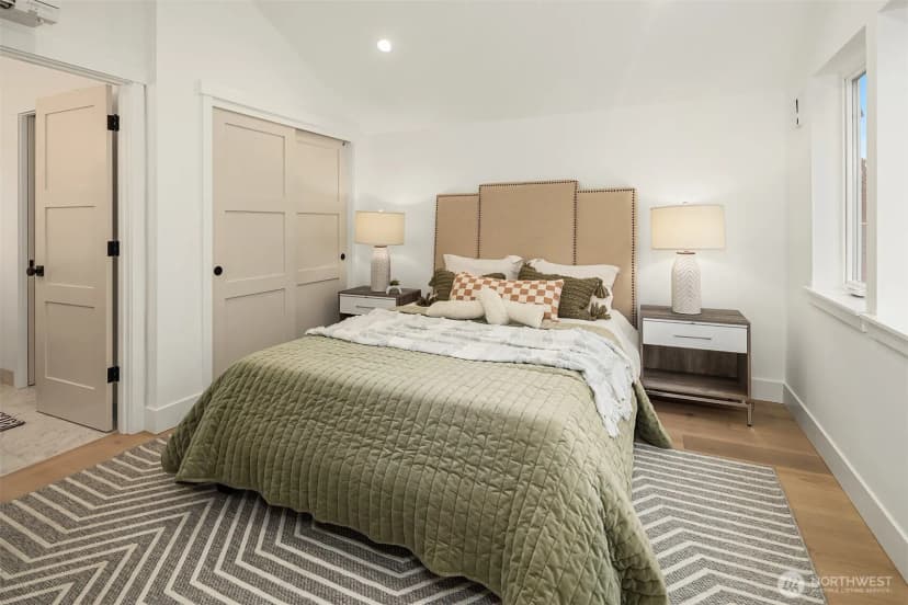 Property photo for 533 B N 70th Street, Seattle photo 11