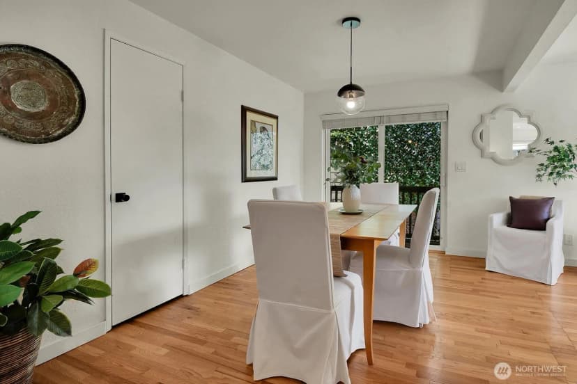 Property photo for 2353 Federal Avenue E, Seattle photo 7