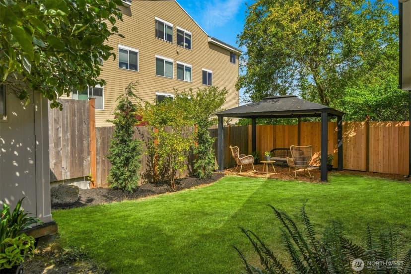 Property photo for 2353 Federal Avenue E, Seattle photo 15