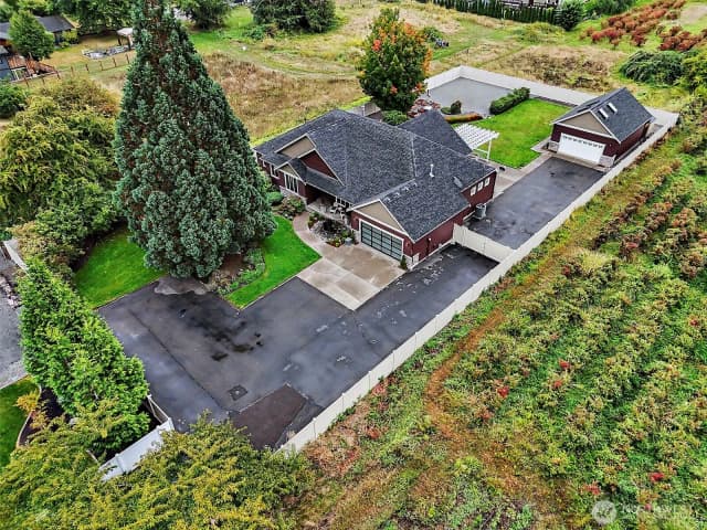 Property photo for 1920 12th Avenue Se, Puyallup photo 2